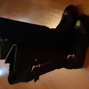 True Craft black knee high boot inside zipper outside buckle stretch size 1 EUC…